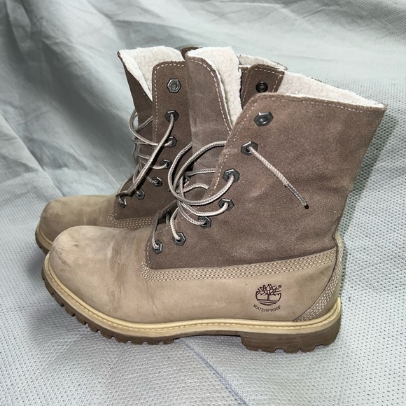 Women’s timberlands - Picture 3 of 5